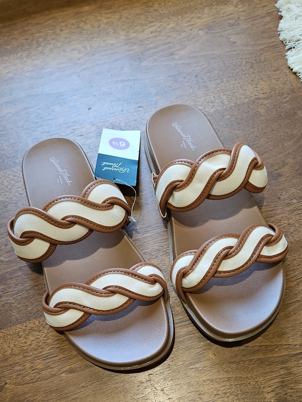 Universal Thread Tan & Cream Wavy Double-Strap Slide Sandals